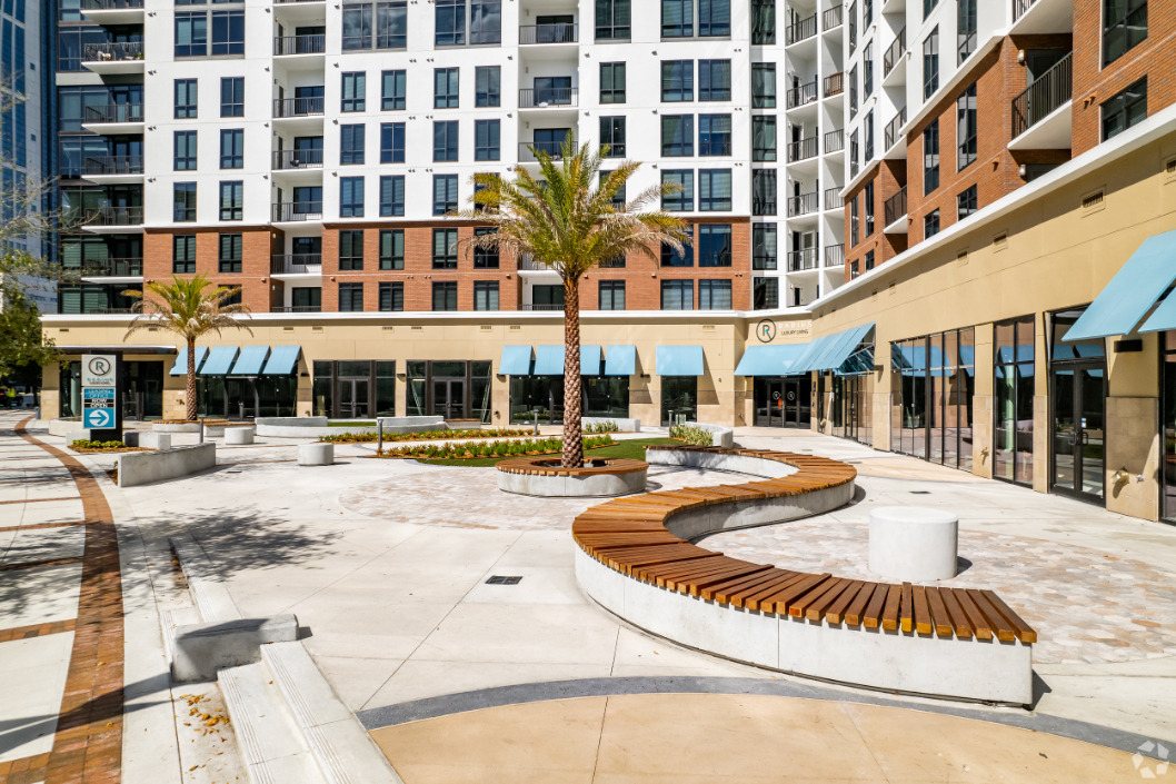 Radius Apartments courtyard entrance - Orlando, FL